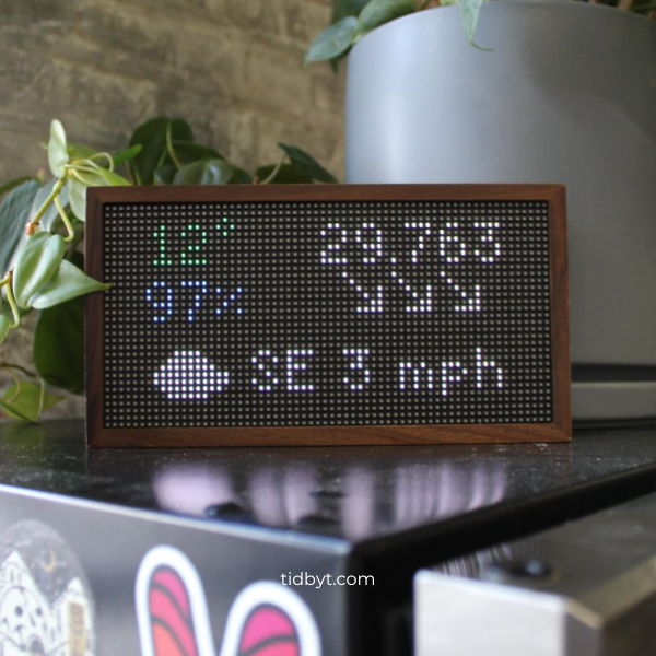 Tidbyt gen1 display screen