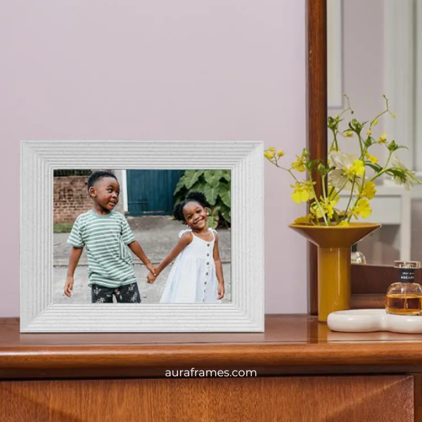 aura digital picture frame